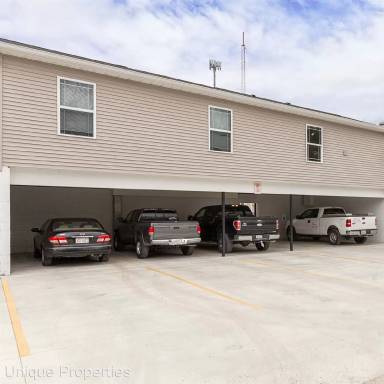 Main picture of 2005 9th St