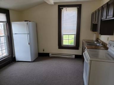 Main picture of 662 E Main St