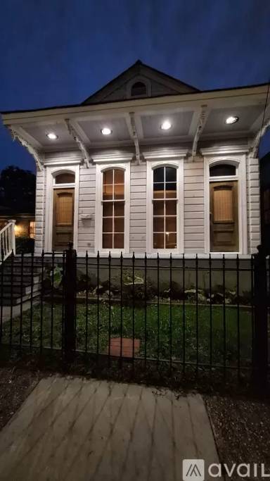 Main picture of 924 Saint Mary St