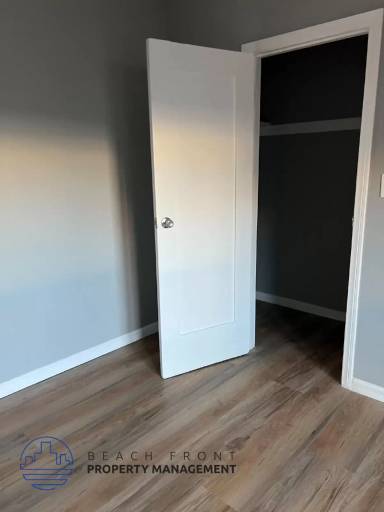Main picture of 601 N Rossmore Ave