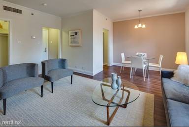 Main picture of 194 E Delaware Pl