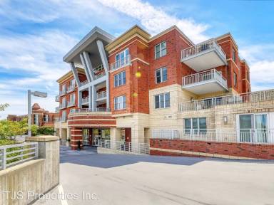 Main picture of 408 Sky Sail Blvd