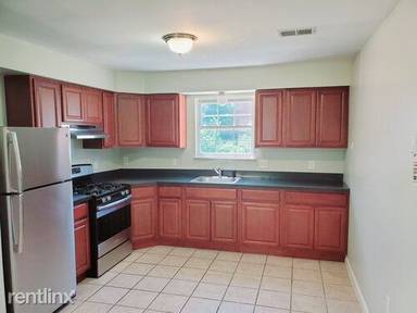 Main picture of 437 S 10th St