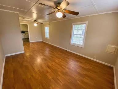 Main picture of 323 W Lagrange St