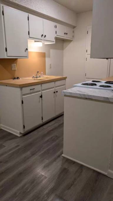 Main picture of 1908 N Alexander St