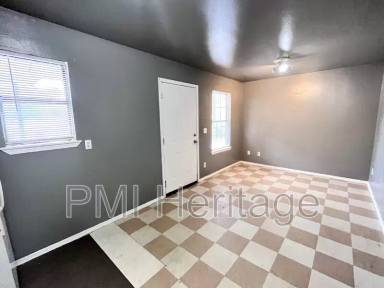 Main picture of 809 E Huntsville Ave
