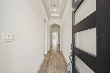 Main picture of 18511 Wolf Mountain Ln