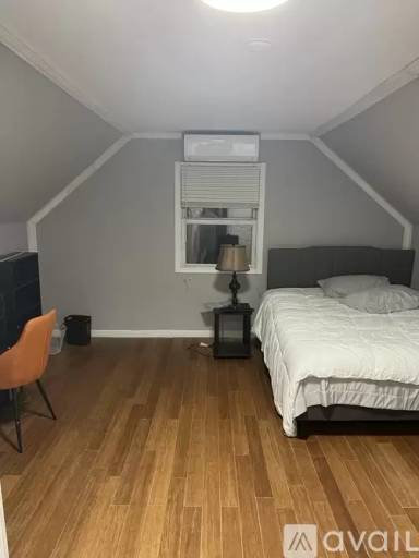 Main picture of 100 Jedwood Pl
