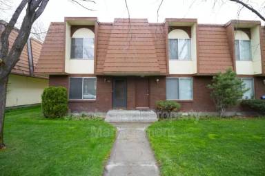Main picture of 745 Whittier St