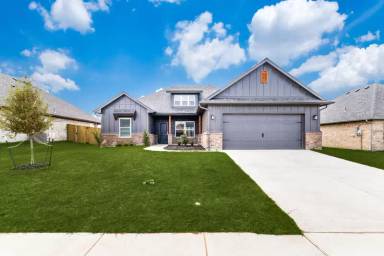 Main picture of 2902 Orchid Dr