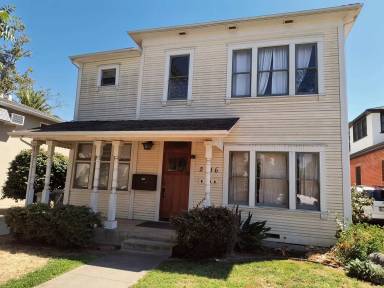 Main picture of 2716 S St