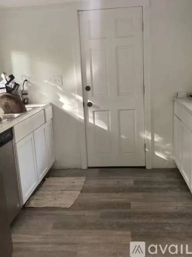 Main picture of 902 Knox Ave