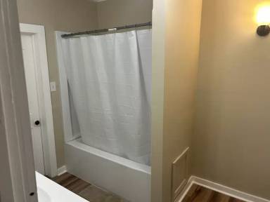 Main picture of 113 Ballston Ave