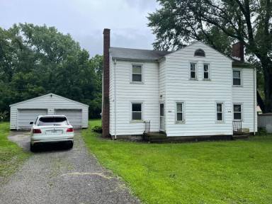 Main picture of Pleasant Valley Apartments