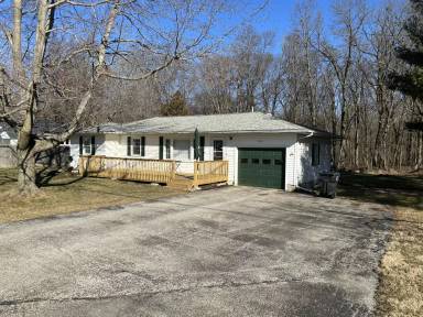 Main picture of 700 Lawrence Dr