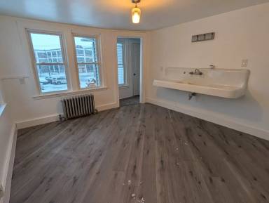 Main picture of 167 South St