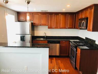 Main picture of 1364 Constitution Ave NE