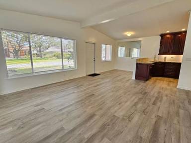 Main picture of 341 Bayshore Dr