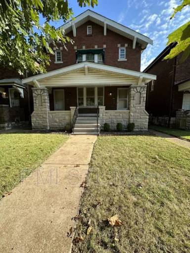 Main picture of 3933 Fillmore St