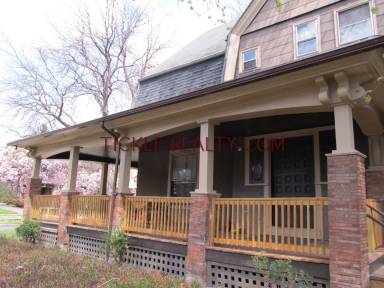 Main picture of 410 Oxford St