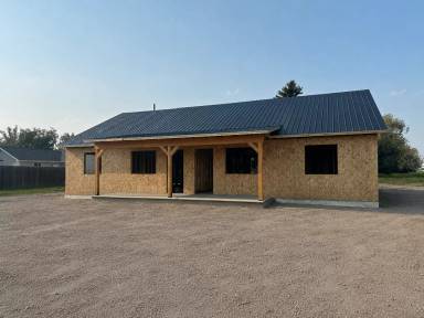 Main picture of 205 E 8th St