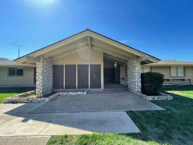 Main picture of 624 N Stearns Rd