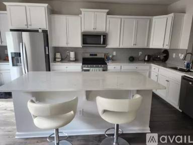 Main picture of 605 W International Rd