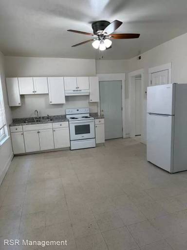 Main picture of 3614 W Belmont Ave