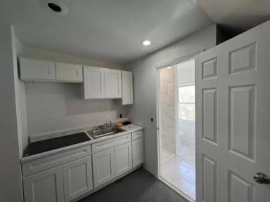 Main picture of 427 John St