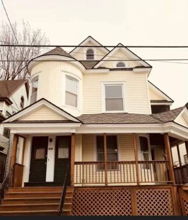 Main picture of 253 Division St