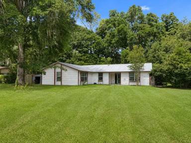 Main picture of 357 SE Mohawk Way