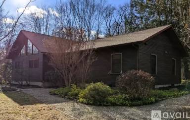 Main picture of 144 Maplewood Cir