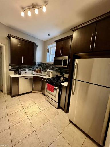 Main picture of 3356 S Emerald Ave