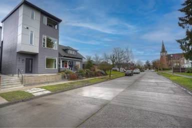 Main picture of 617 S Anderson St Apartments