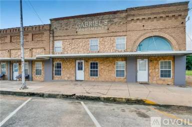 Main picture of 108 E Davilla St
