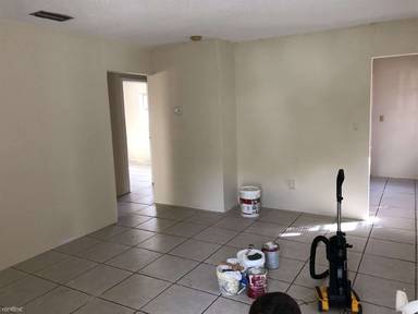 Main picture of 1423 N 14th Way