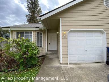 Main picture of 742 E Whispering Pines Ln