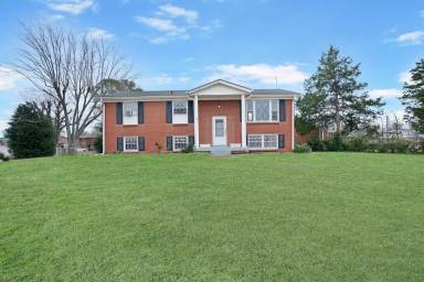 Main picture of 400 Burch Rd