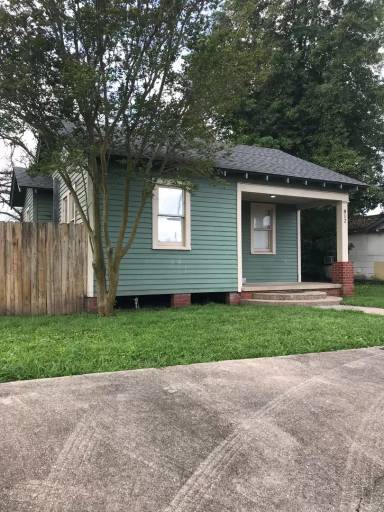 Main picture of 812 General Mouton Ave