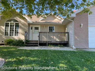 Main picture of 909 S Colleen Ln