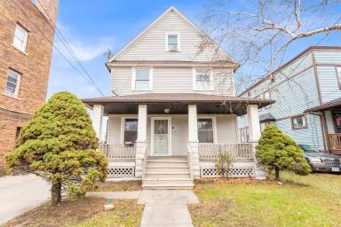 Main picture of 4314 Archwood Ave
