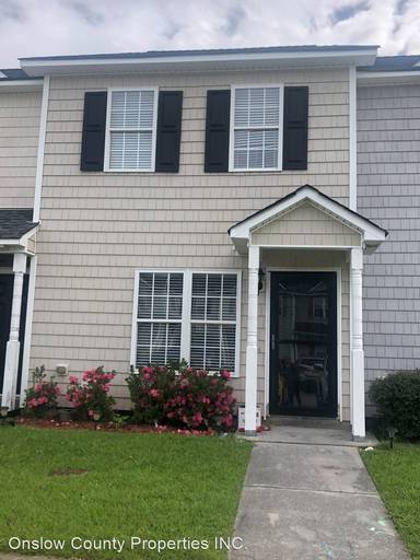 Main picture of 102 Ashwood Dr