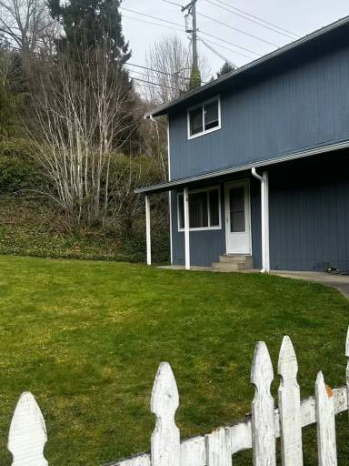 Main picture of 1221 Maple Ave