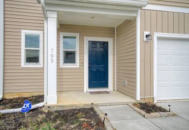 Main picture of 705 McRoy St