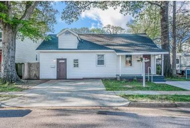 Main picture of 1011 E Chester St