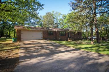Main picture of 128 Dawn Cir