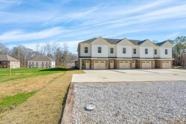 Main picture of 2102 Dawn Dr