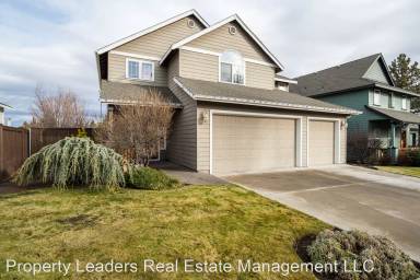 Main picture of 3074 NE Quiet Canyon Dr