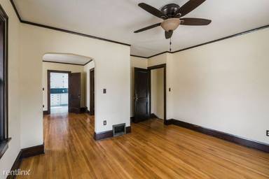 Main picture of 1107 E Olive St