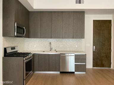 Main picture of 909 S Le Doux Rd